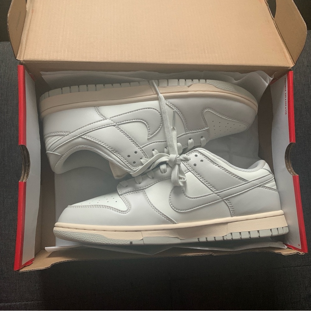 Nike Dunks W in Light Bone 🩶